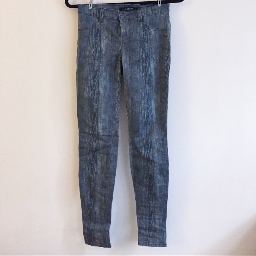 JBrand skinny jeans in size 25